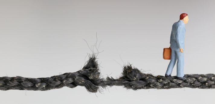 新卒で入った会社の仕事が合わないのに働き続ける3つのリスクの画像