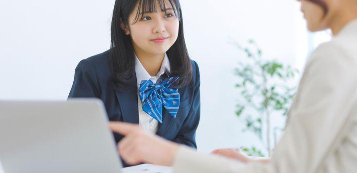 学校の事務員に向いている人の特徴