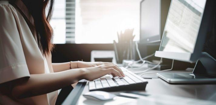 高卒・未経験から事務職で正社員になることは可能の画像