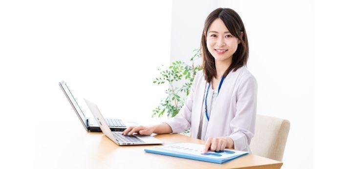 高卒から挑戦できる事務職の種類と仕事内容の画像