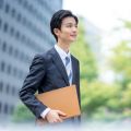 高卒から営業職の正社員を目指せる！仕事はきつい？年収は？転職事情を解説