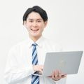 高卒でパソコン関係の仕事に就くには？仕事の特徴や役立つ資格を解説