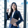 女性が稼げる仕事15選！高い給料の基準や転職のポイントを解説