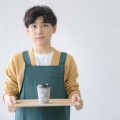 飲食店スタッフの仕事内容は？平均収入や活かせる資格も解説
