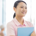 看護助手とはどんな仕事？必要な資格や平均年収を解説