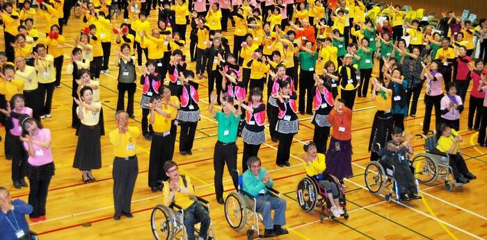 車椅子で楽しむ各種ダンスを創案・普及し、障がい者や高齢者の笑顔を広げる団体の画像
