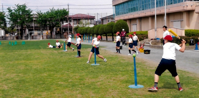 いつでもどこでも誰もが笑顔で楽しめる日本式ティーボールの普及を目指す団体の画像
