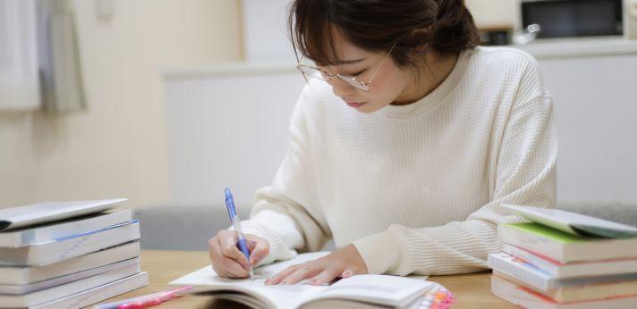 就職で「資格なし」が不安な高卒女子におすすめのスキルの画像
