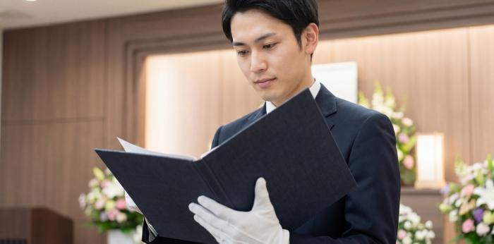 ​​​​葬儀社のスタッフの画像