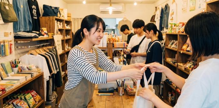 店舗スタッフの画像