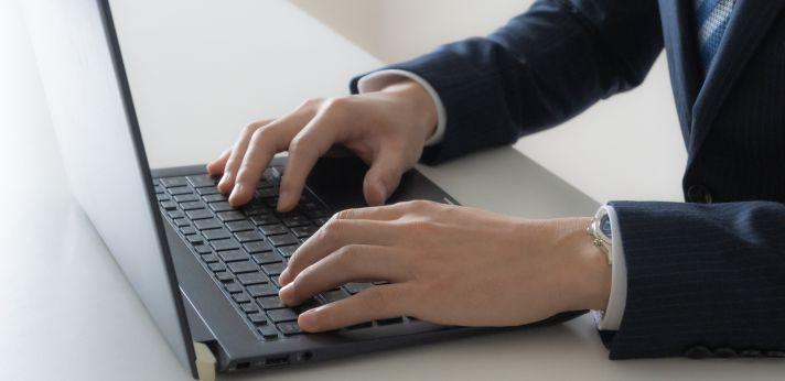 休みが少ない仕事は何?業界ごとの年間休日数の画像