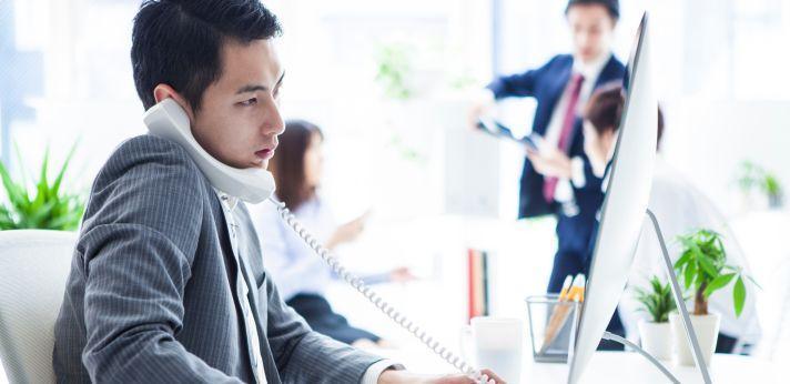 就活アドバイザーが経験者にインタビューの画像