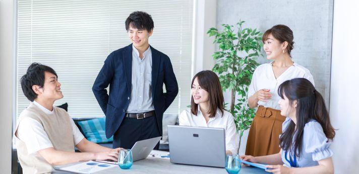 正社員として働くメリットの画像