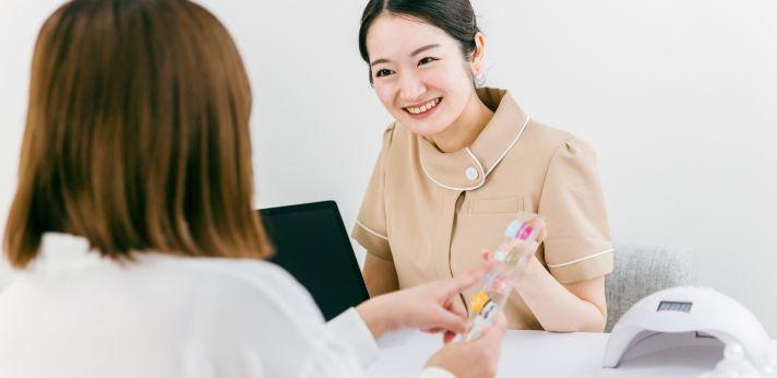 美容業界への就職で必須となる免許や役立つ資格の画像