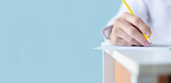 医薬品業界に必要な資格やスキルの画像