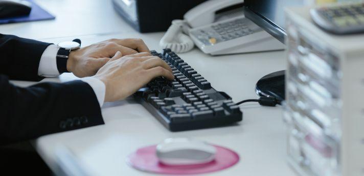 貿易事務の仕事内容の画像