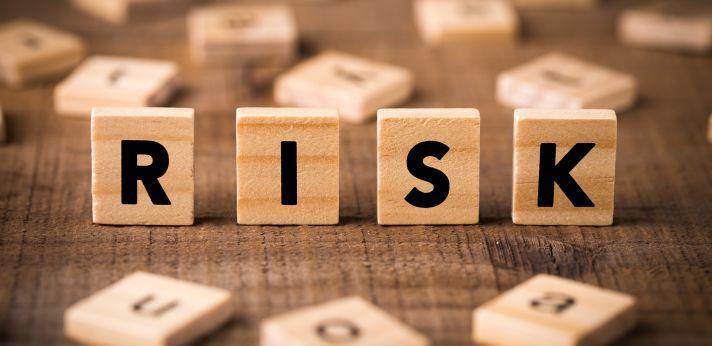 新卒入社後に短期間で転職するリスクの画像